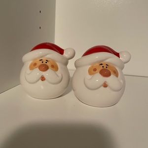 Harry and David Santa salt and pepper shakers